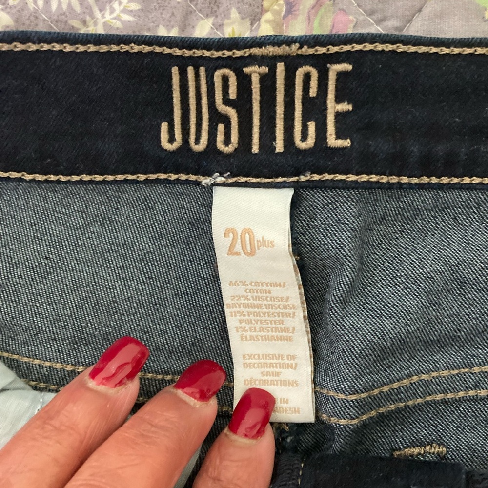 Justice - Picture 2 of 4